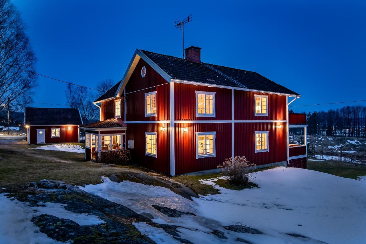 Åmmeberg Charming Villa At Askersund Golf Resort المظهر الخارجي الصورة